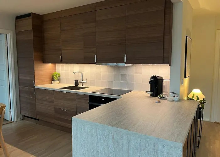 Centrally In A Charming And Peaceful Neighborhood *