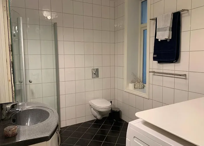 Centrally In A Charming And Peaceful Neighborhood Apartman