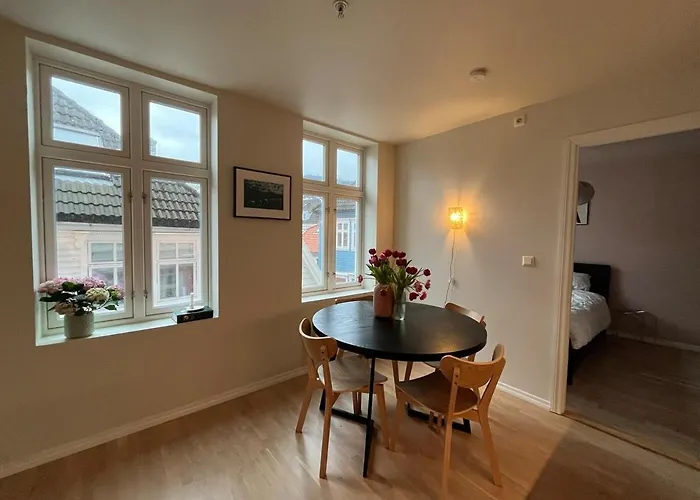 Centrally In A Charming And Peaceful Neighborhood Bergen