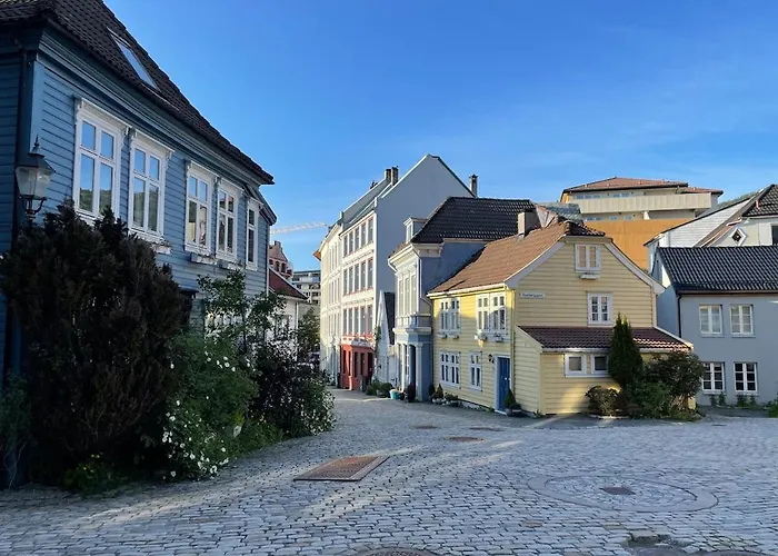 Centrally In A Charming And Peaceful Neighborhood