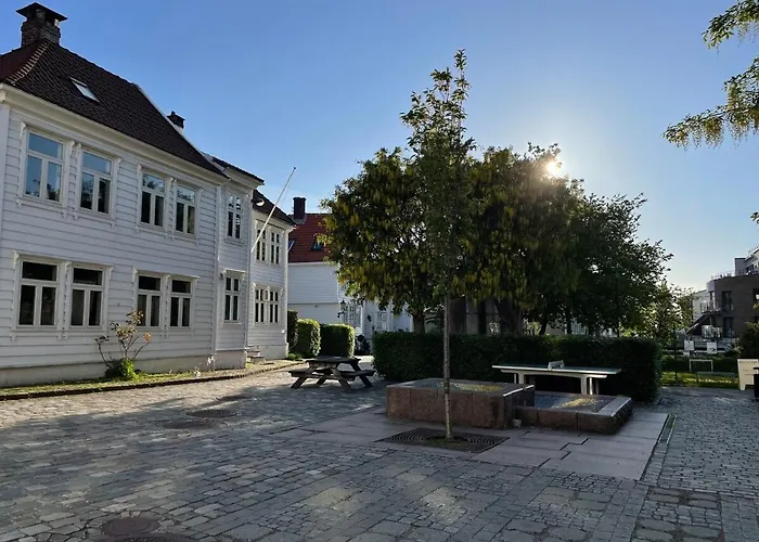 Centrally In A Charming And Peaceful Neighborhood Apartmán Bergen