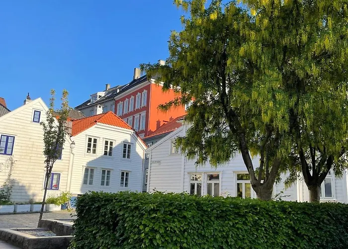 Centrally In A Charming And Peaceful Neighborhood Apartman *