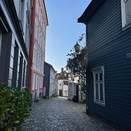 Centrally In A Charming And Peaceful Neighborhood Lägenhet